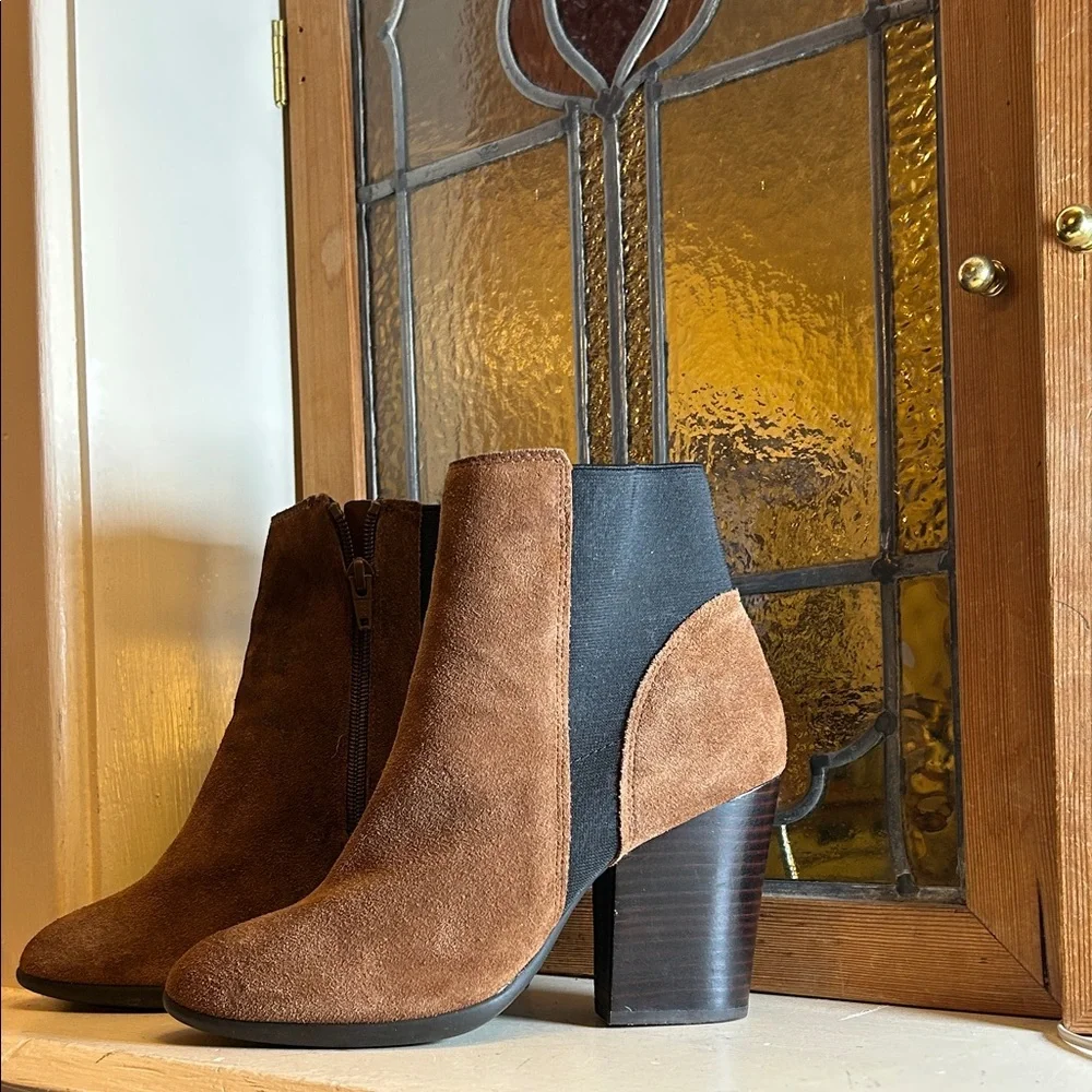 Carlos by Carlos Santana Tan Suede Ankle Booties - Picture 5 of 6